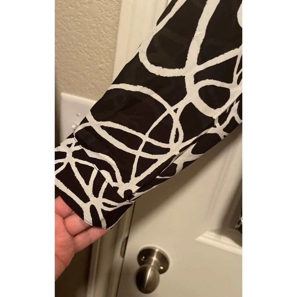 New York and Company Ladies Blouse size XXL - Picture 2 of 6